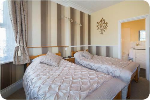 Hostal The Cherry Tree Guest House