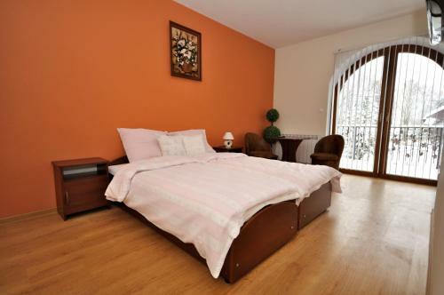 Bed & Breakfast Le?ny Dworek