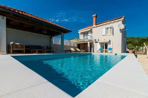 Villa Doli - Lovely Holiday Home With Private Pool