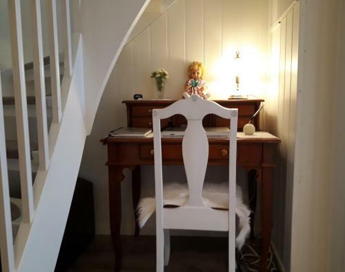 Lauv�sstua-charming House By The Sea