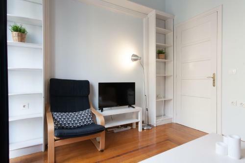 Stylish 2bdrm Apartment In Plaka With Acropolis View