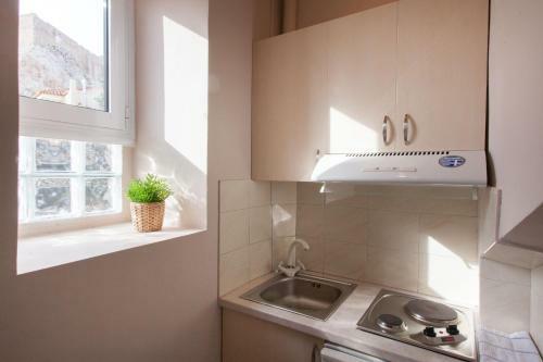 Stylish 2bdrm Apartment In Plaka With Acropolis View