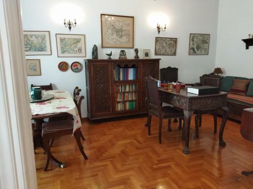 Vintage Apartment