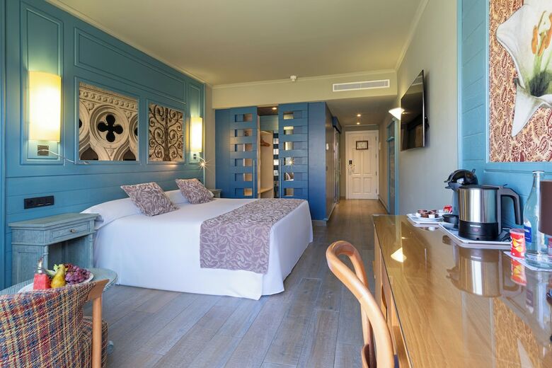 Hotel Col�n Guanahan� Adults Only