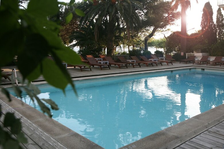 Hotel Trias