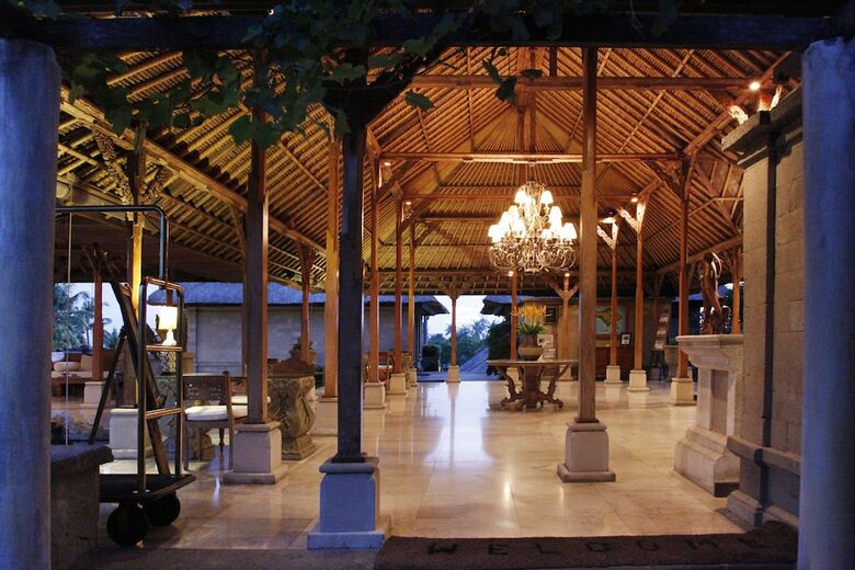 Hotel Puri Bagus Lovina