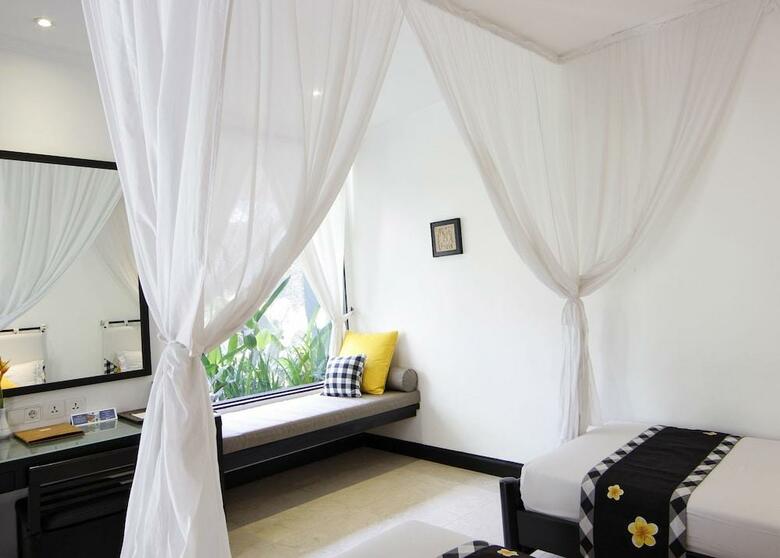 Hotel Candi Beach Cottage