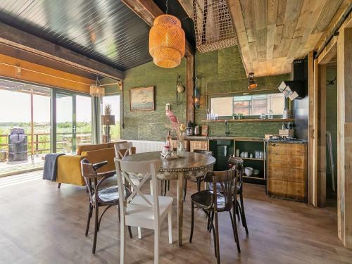 Lovely Bungalow In Callantsoog With Garden