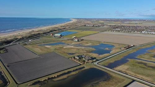 Tiny House de Boet, In de Natuur Op 450 Meter Van Het Strand