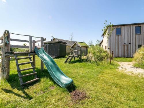 Quaint Bungalow In Callantsoog With Garden