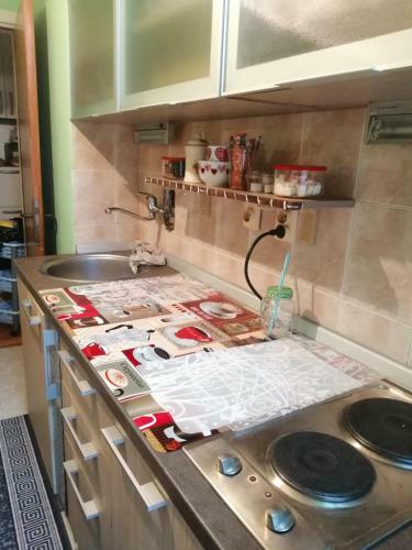 Apartman Red Wall