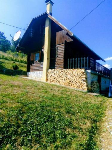 Agroturismo ?ajetinska Brvnara
