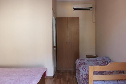 Hostal ?-??????