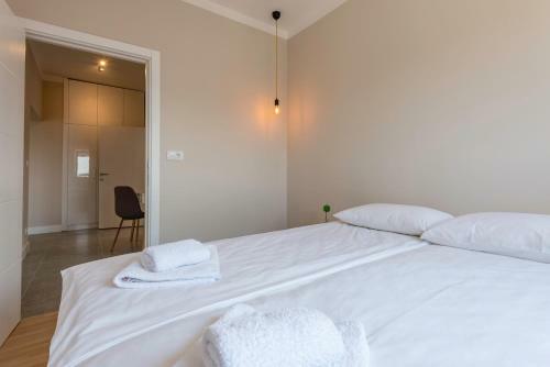 Urban Zen With View - City Break Apartments