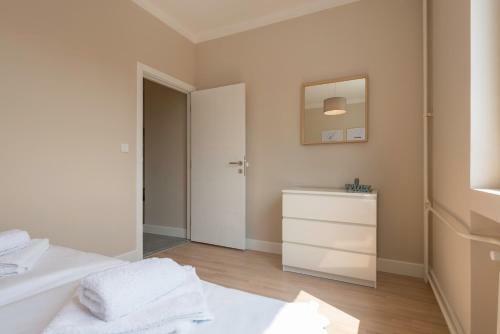 Urban Zen With View - City Break Apartments