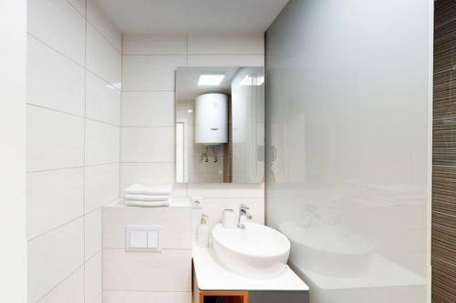 Lina - Prn, City Park Apartment