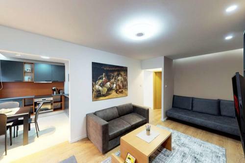 Lina - Prn, City Park Apartment