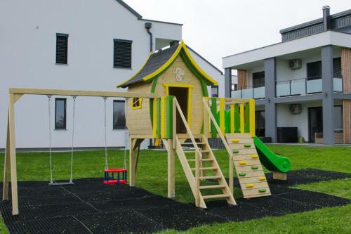Apartmaji Banonia " Jutranja Zarja "