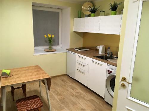 Excelent Apartment With Garden And Free Parking