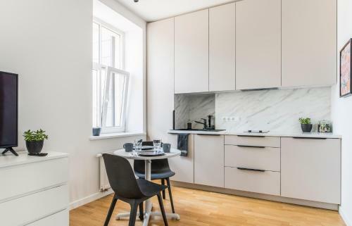 Apartamento Cozy Modern Studio In City Centre & Queensize Bed