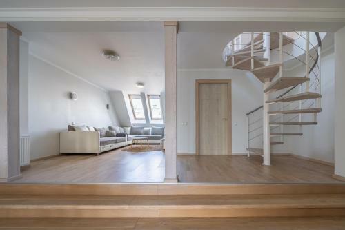 Premium 2-story Penthouse Apartment + Terrace