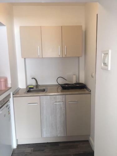 4 Seasons Apartments