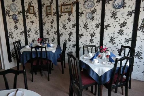 Hostal The Merecliff Hotel