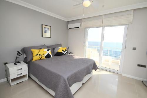 New Homes Full Seaview Luxury 2+1 Apartment