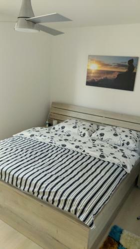 Apartamento Newly Built Bachelor Pad In Outer City Center