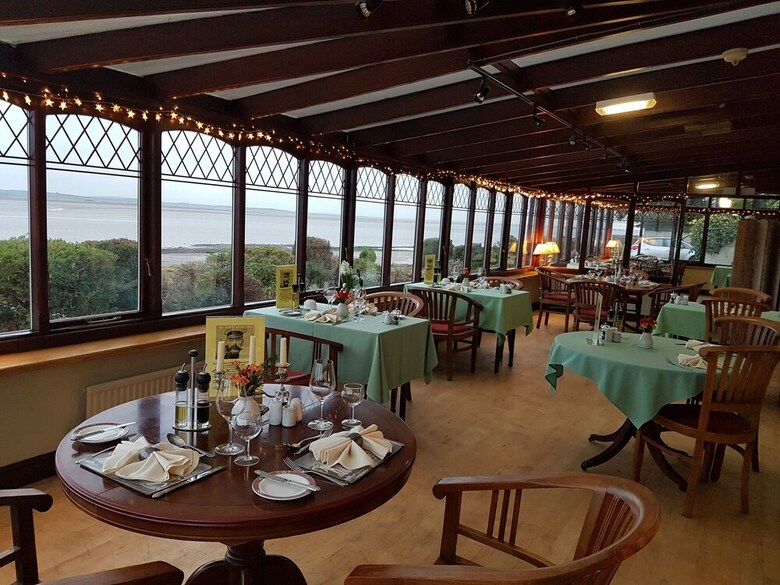 Hostal The Bay Horse Hotel And Restaurant