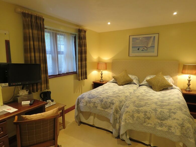 Hostal The Bay Horse Hotel And Restaurant