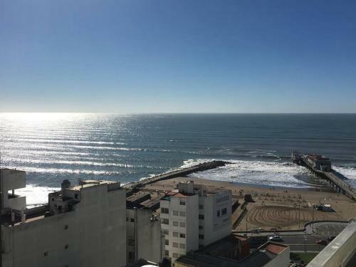 Apartamento Ideal !! A Metros Del Mar Y Del Centro Comercial.