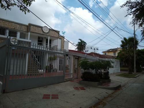 Apartaestudio El Lugar Ideal Cra. 62 #74-143.