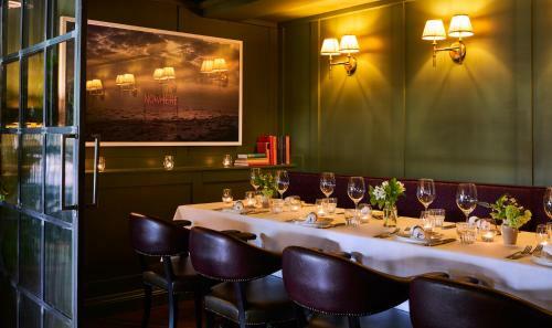 Carlton Mitre Hotel