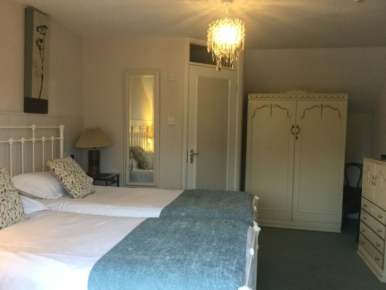 Bed & Breakfast The Groveside Guest House
