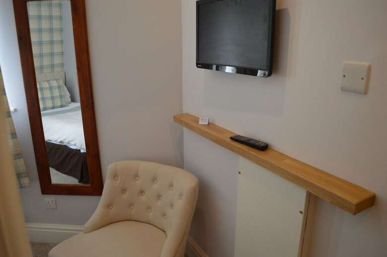 Dukes Folly Hotel