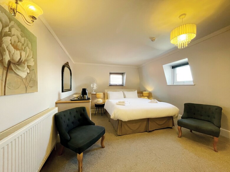 Dukes Folly Hotel