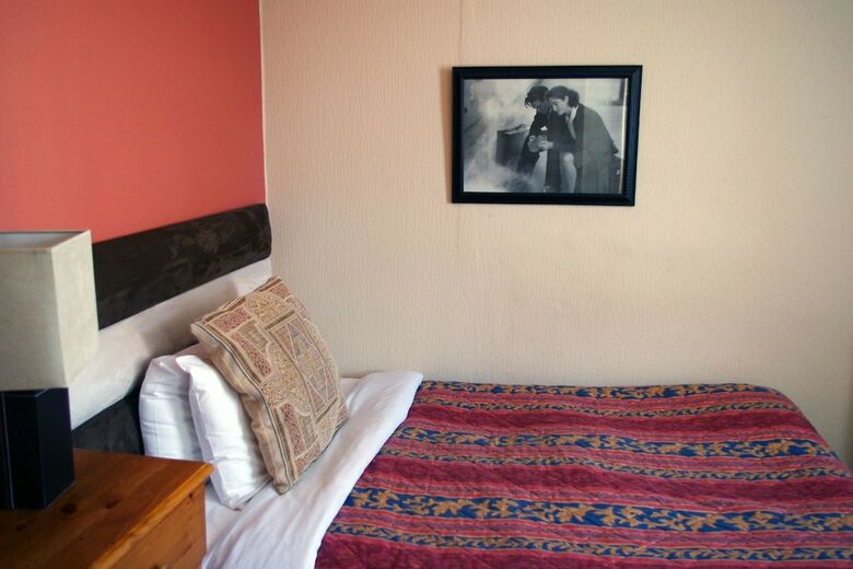 Dukes Folly Hotel