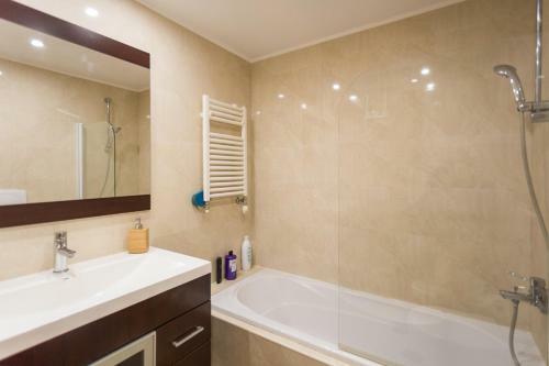 Neudel Private Rooms @ Shared Apart