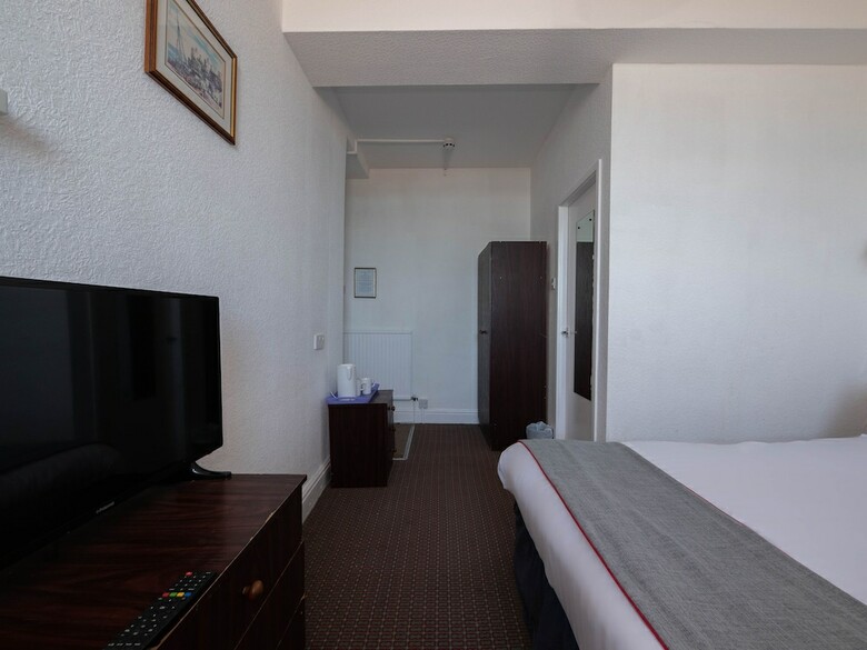 Whitehouse Hotel