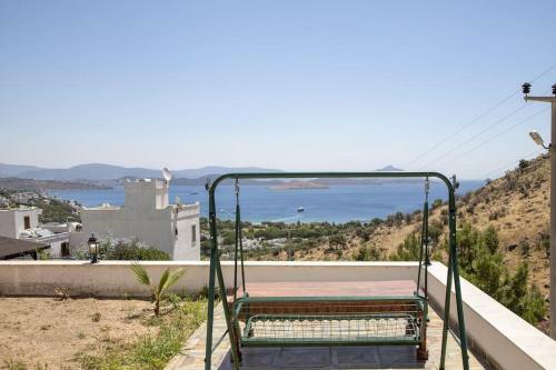 Villa Duplex With Stunning View Near Camel Beach In Bodrum