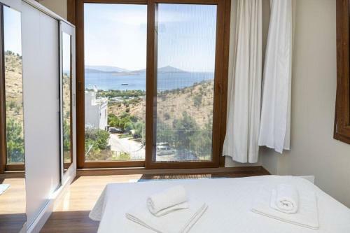 Villa Duplex With Stunning View Near Camel Beach In Bodrum