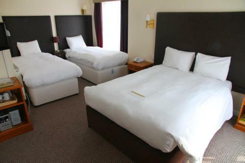Raven Hotel