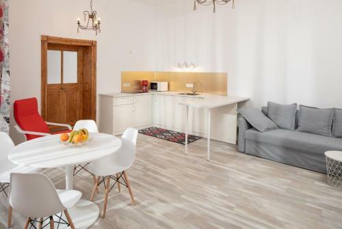 Hirscher Apartments
