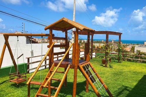 Excelente Tr�plex Em Porto Das Dunas Por Carpediem