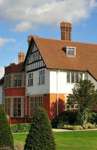 Greenwoods Hotel & Spa