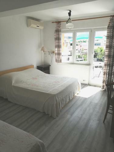 Hostal Rooms Izola
