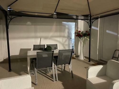 Hostal Kerart House