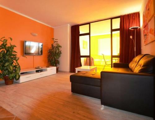 Two Bedroom Holiday Apartment In Arma��o de P�ra