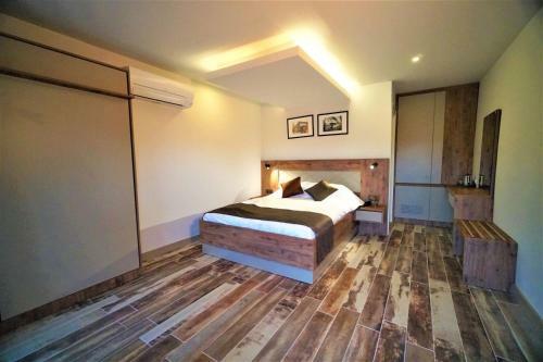 Milyos Hobbit Hotel